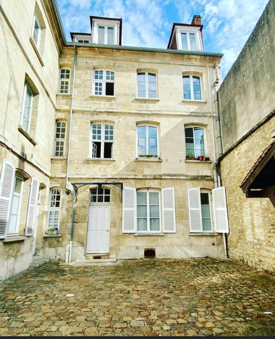 Le Relais D'Eugenie En Hyper Centre-Ville Compiègne Exterior foto